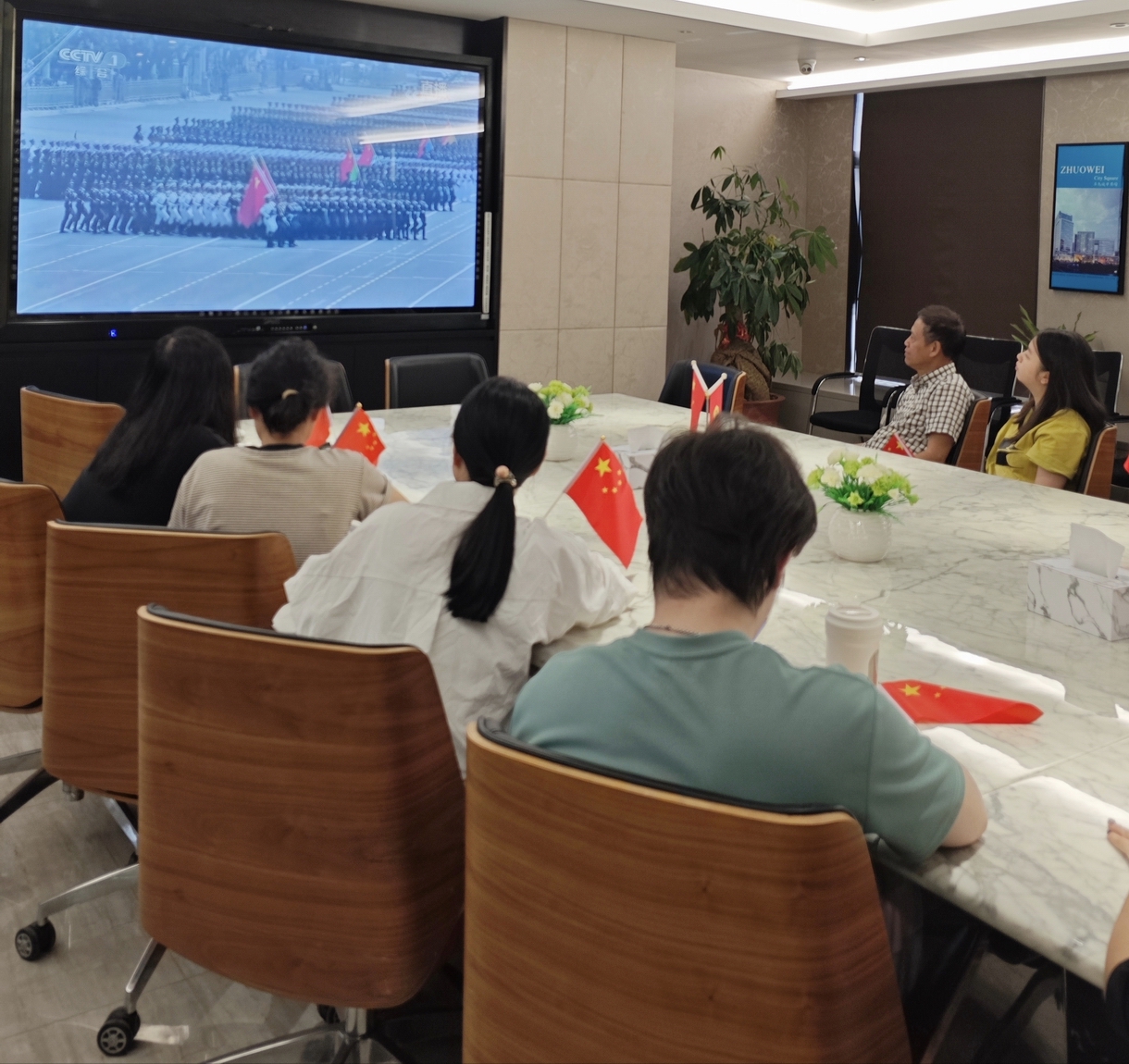 铭记历史，吾辈自强