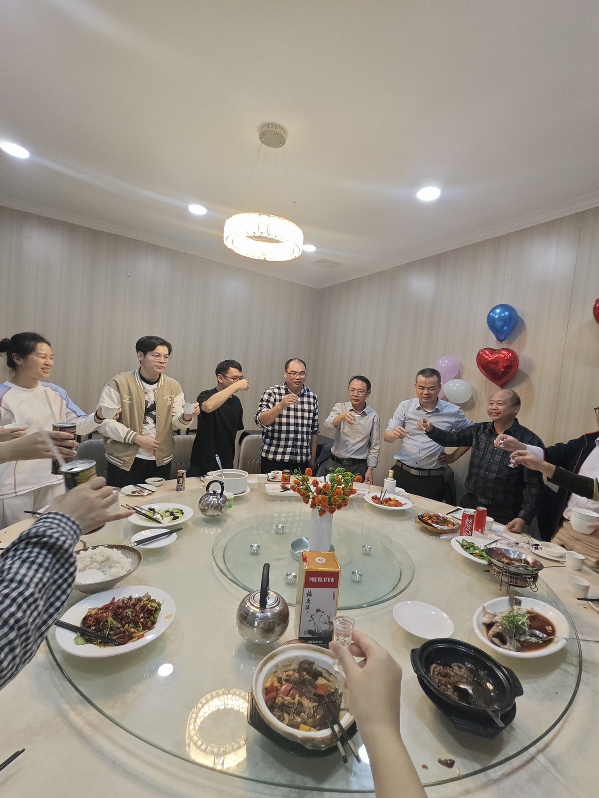 冠恒建设：冬日暖聚，共贺生辰！