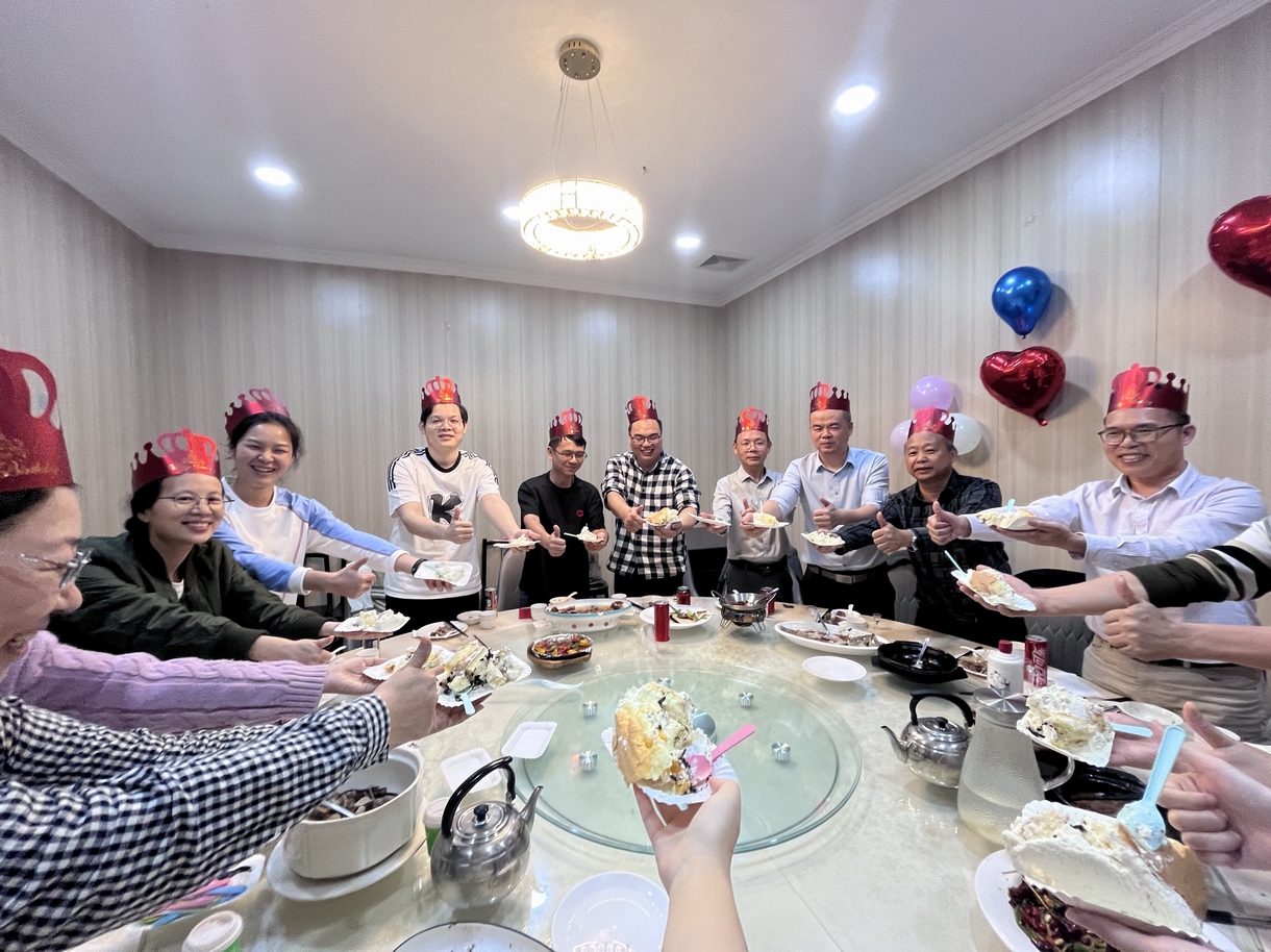 冠恒建设：冬日暖聚，共贺生辰！