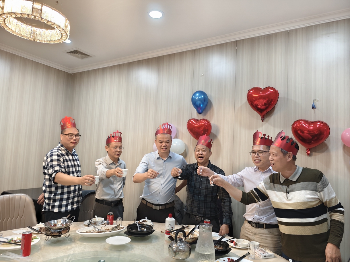 冠恒建设：冬日暖聚，共贺生辰！