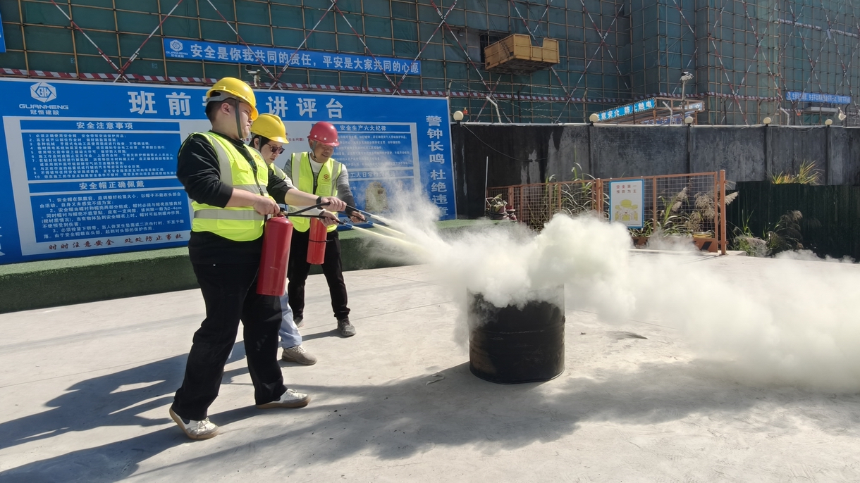 筑牢消防安全防线，我们在行动